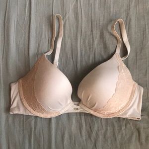 Victoria’s Secret plunge 34C